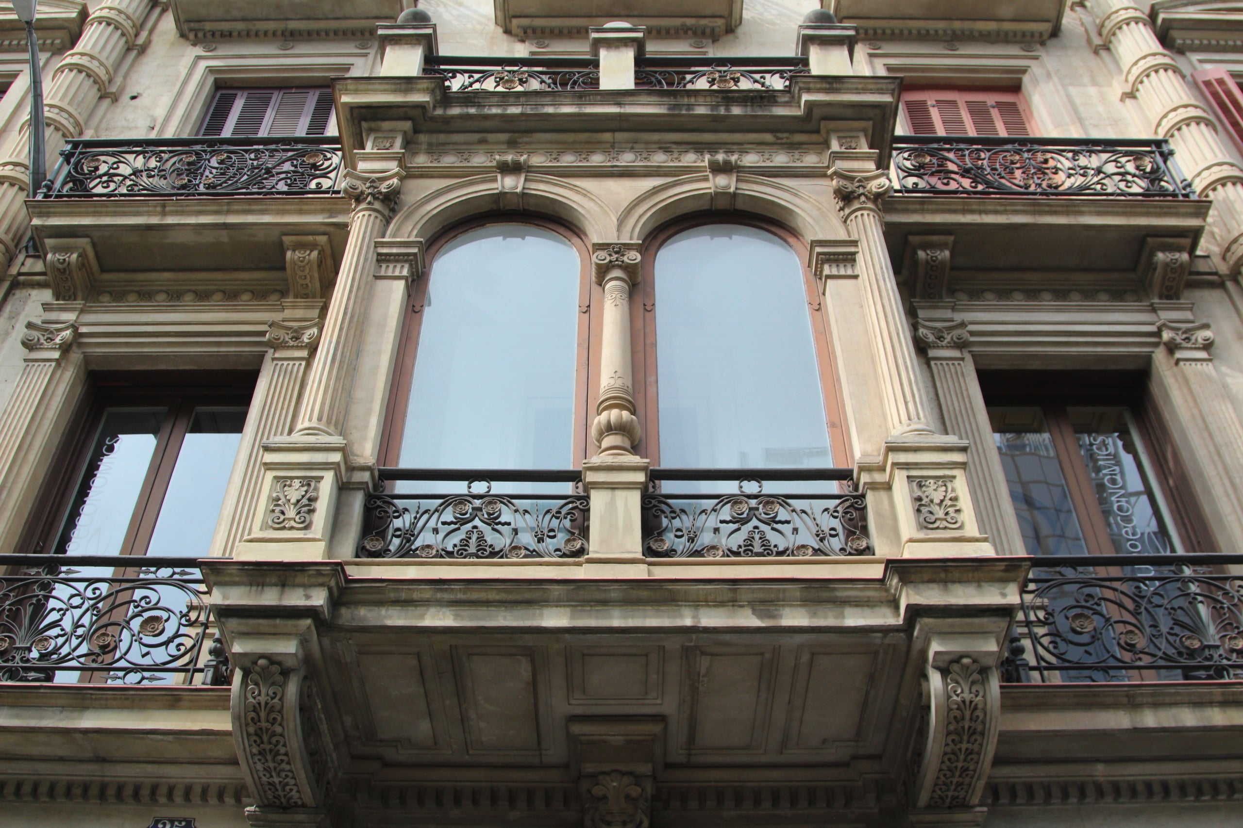 La mal anomenada Casa Pratjusà, ubicada al número 25 de la rambla de Catalunya i impulsada per la Margarida Blanch i Romaní / A.R.