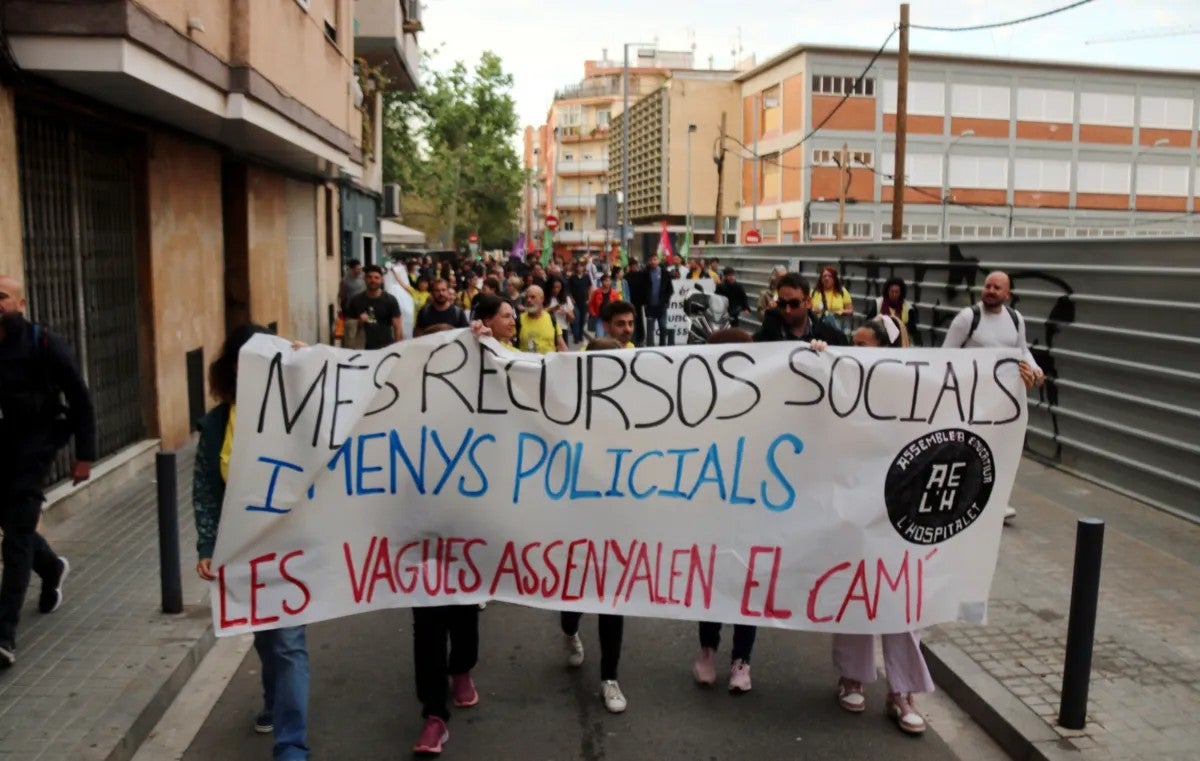 Protesta contra la presencia de mossos en los institutos / Àlex Recolons (ACN)