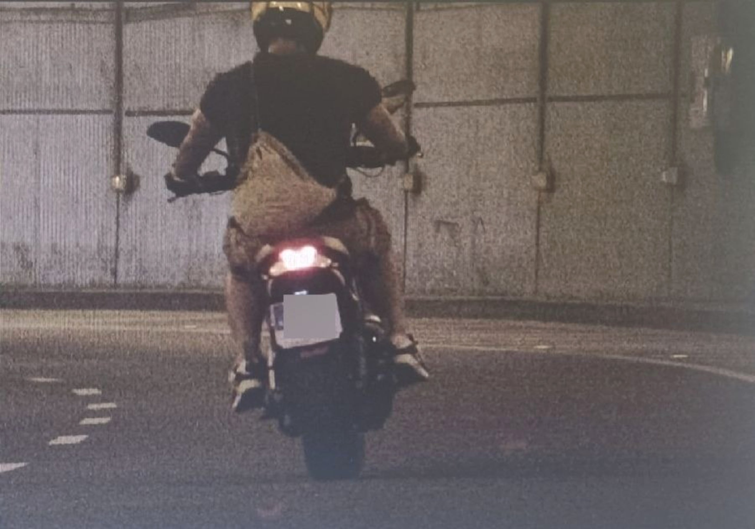 El motorista enxampat circulant a 103 km/h per la Ronda Guinardó / ACN