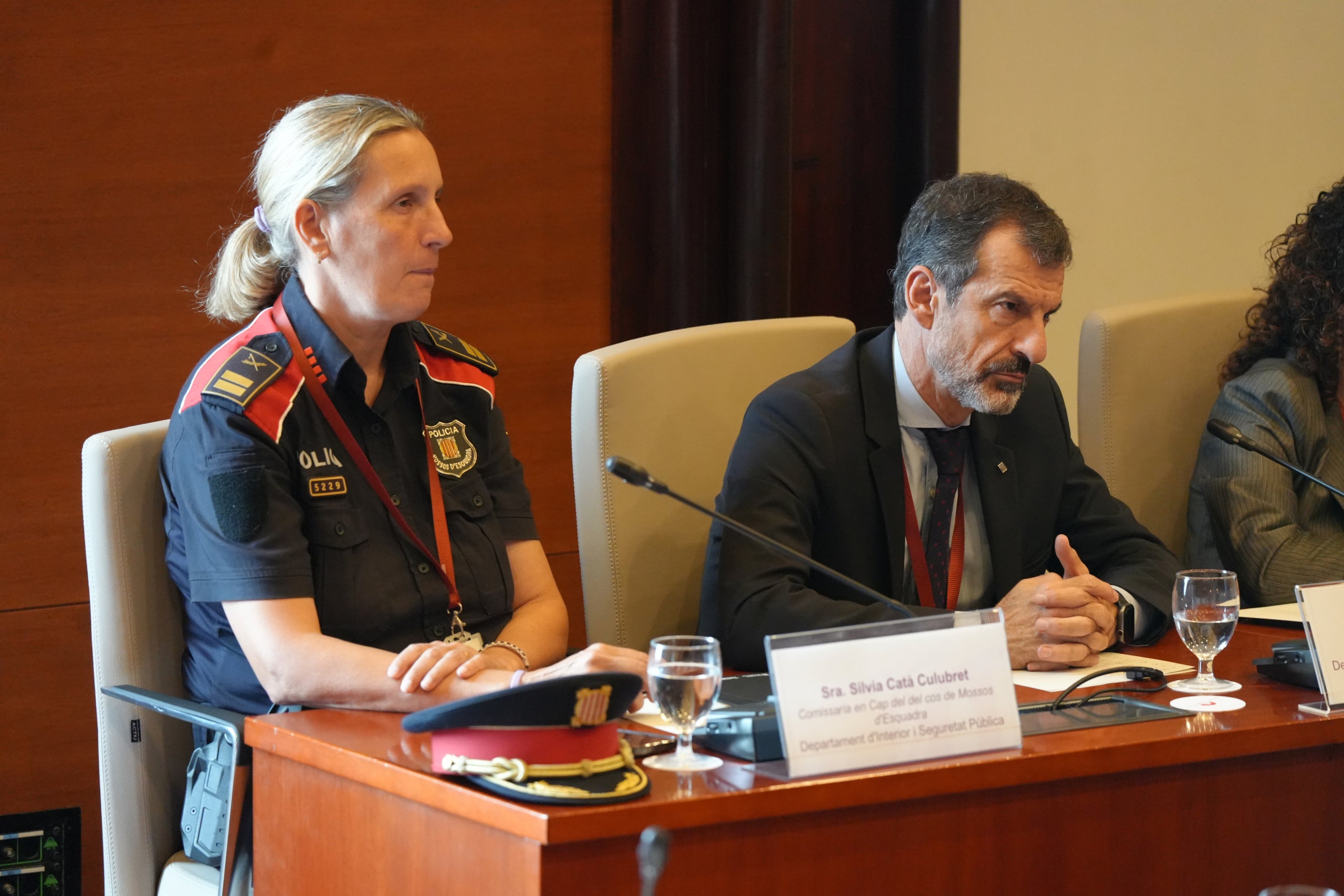La comissària en cap dels Mossos d'Esquadra, Sílvia Catà, i el director general de la Policia, Ferran López, compareixen al Parlament. | Miquel Codolar (ACN)