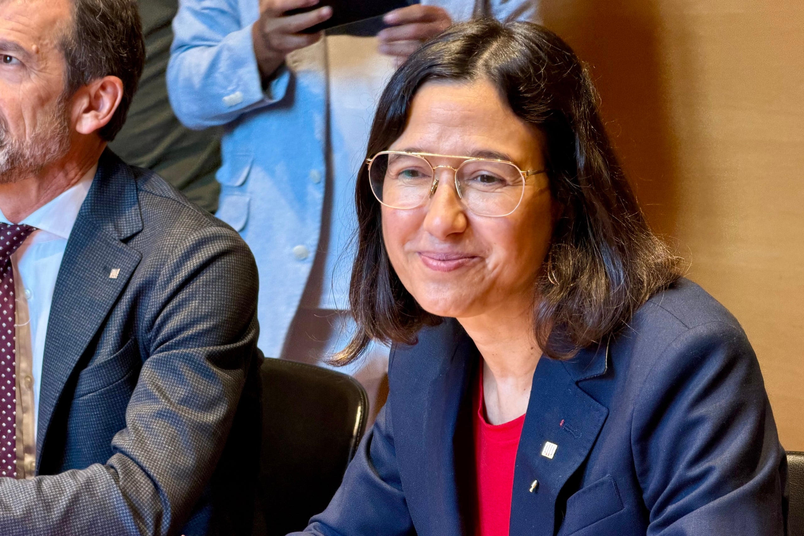 La consellera d’Interior, Núria Parlon, a la reunió per abordar la seguretat a l’Hospitalet de Llobregat. | Albert Segura (ACN)