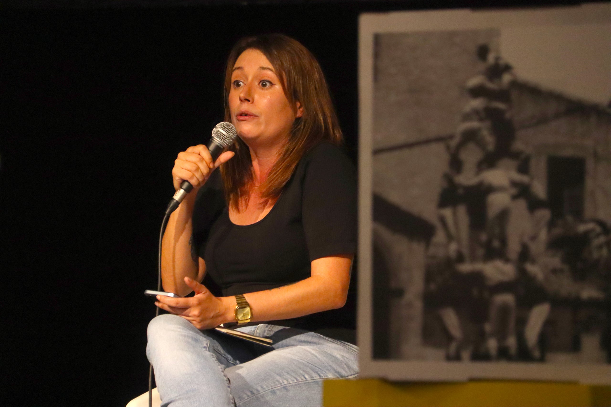La candidata de la CUP a l'Ajuntament de Barcelona, Laure Vega, participant a l'escola d'estiu de la formació aquest dissabte a la Nau Bostik / ACN