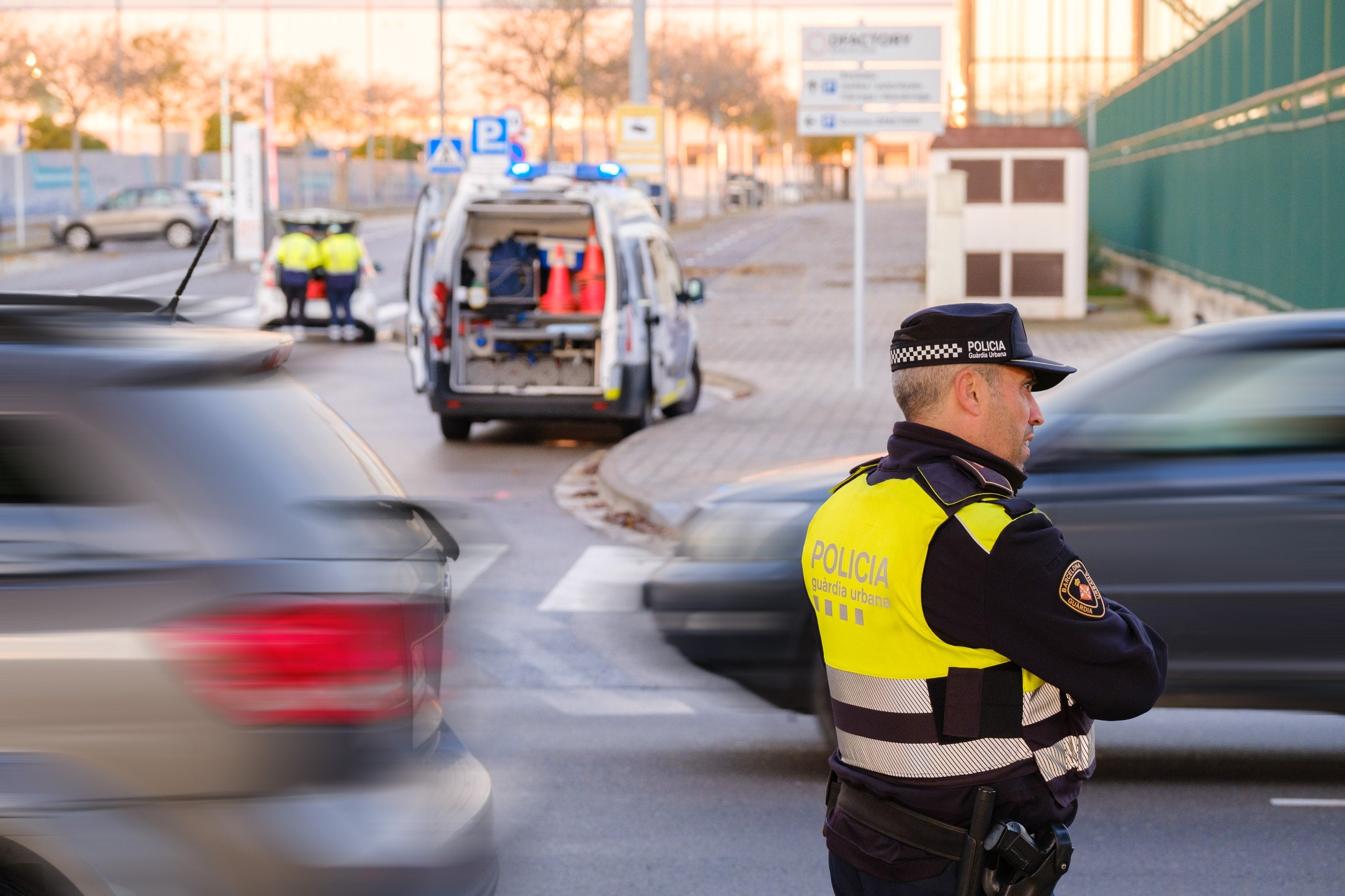 Agents de la Gu&agrave;rdia Urbana en una intervenci&oacute; en una imatge d'arxiu / Gu&agrave;rdia Urbana