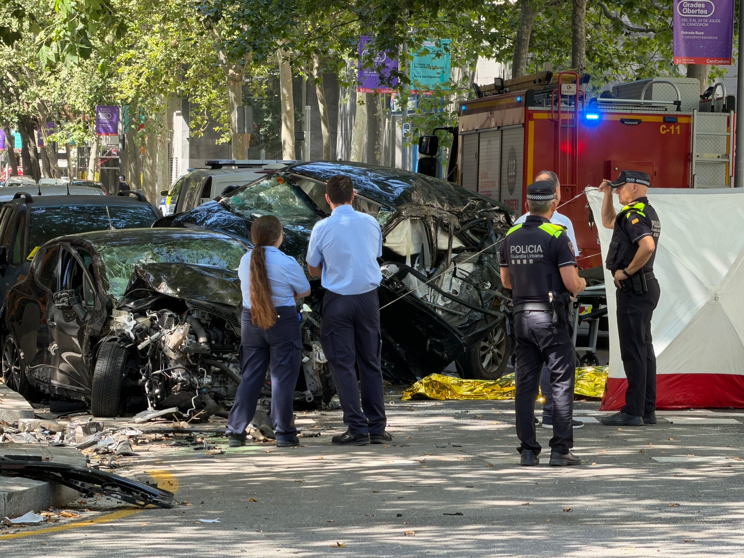 Cotxes sinistrats en l'incident al barri del Poblenou de Barcelona | ACN