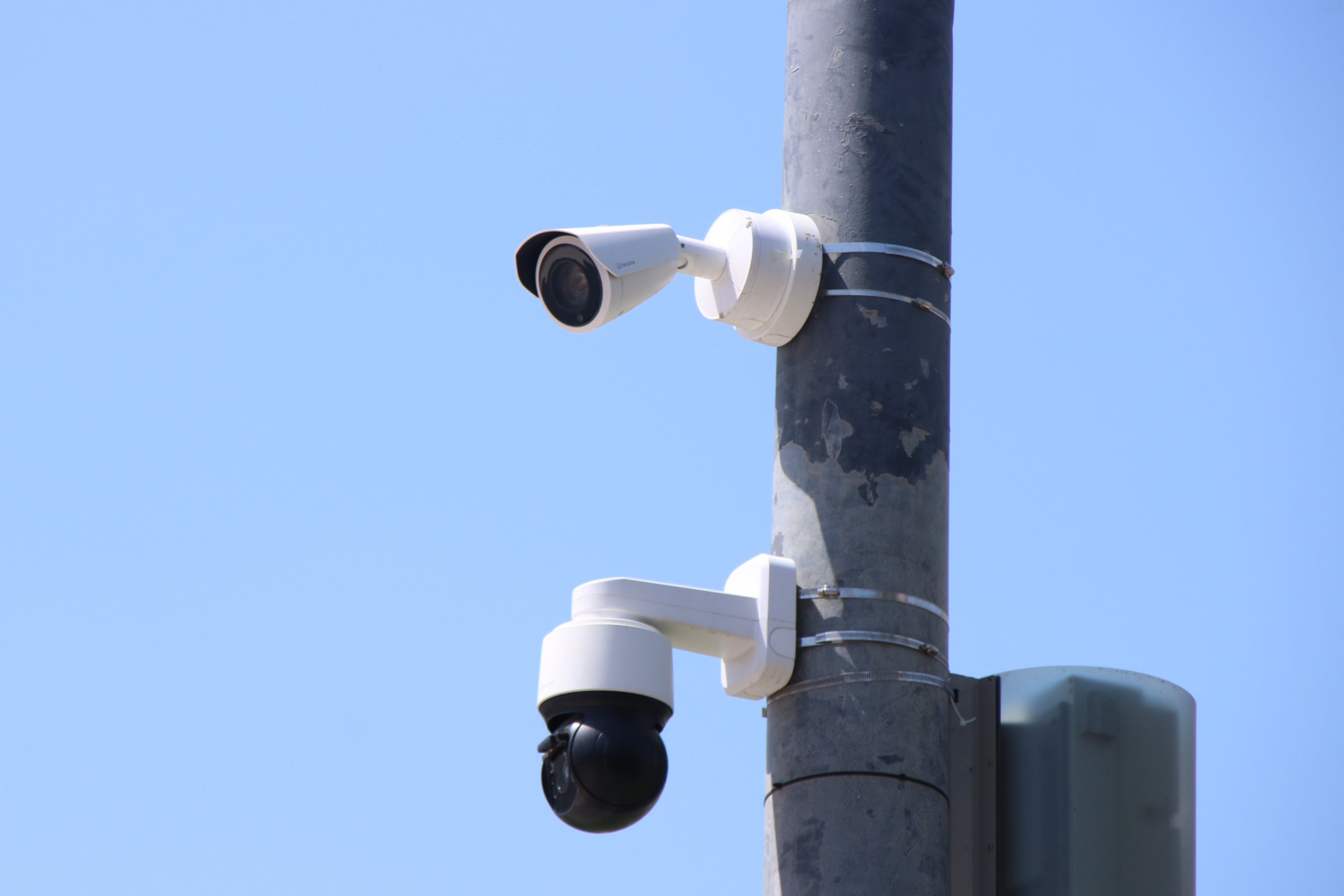 Les càmeres de videovigilància instal·lades a la plaça Catalunya | Albert Hernàndez Ventós (ACN)