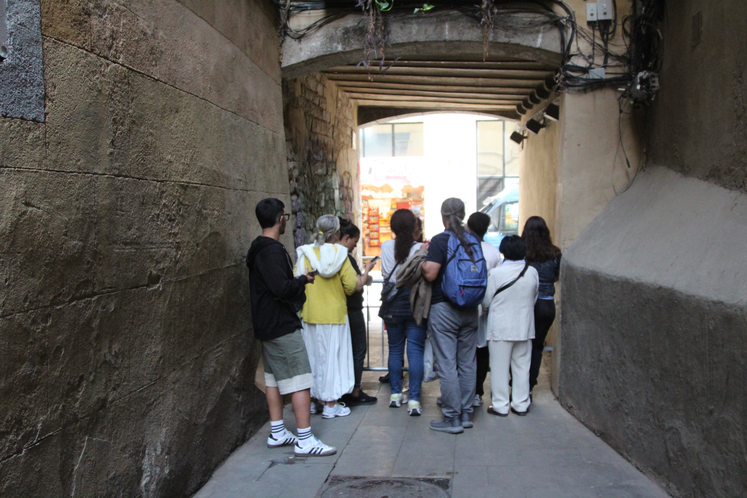 Màxima expectació al Raval per la visita del papa Lleó XIV a la parròquia de Sant Agustí / A.R.