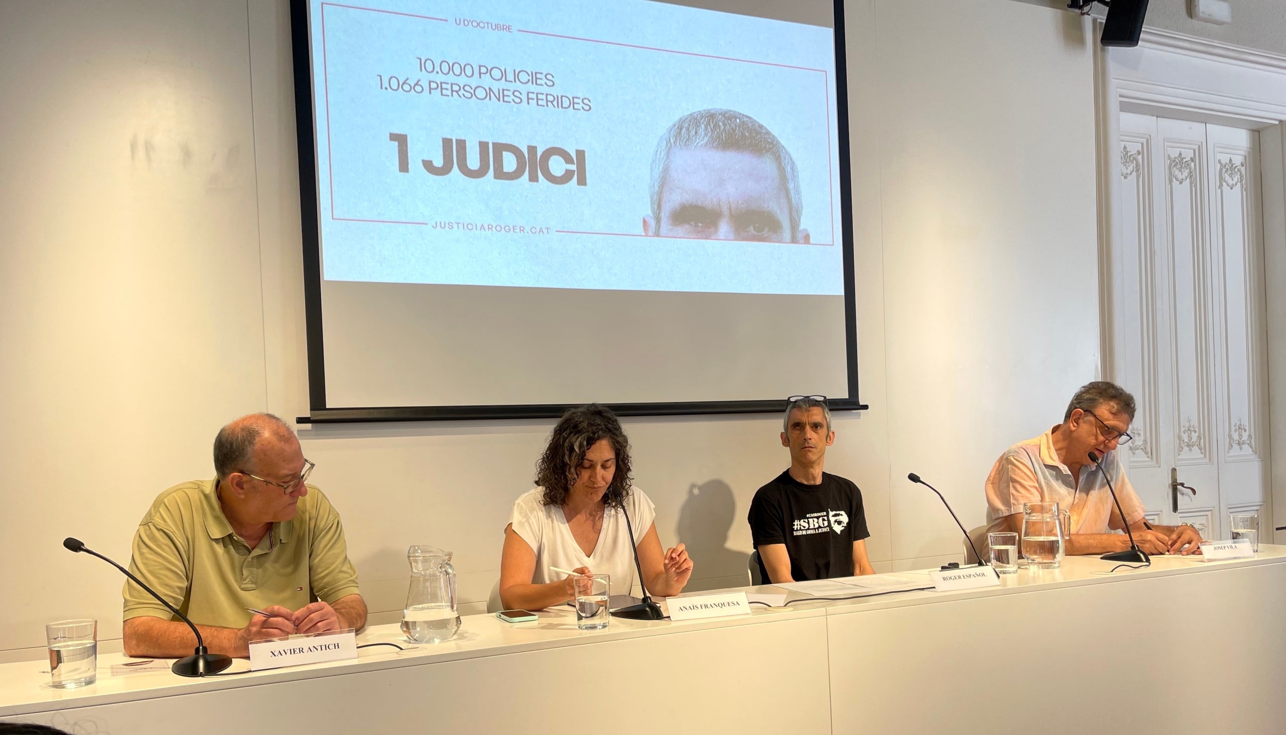 Un moment de la roda de premsa de la presentació de la campanya amb Xavier Antich (Òmnium), Anaïs Franquesa (Iridia), Roger Español, víctima, i Josep Vila (ANC)/Quico Sallés