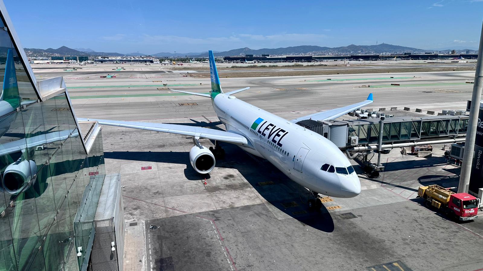 Un avió de LEVEL
