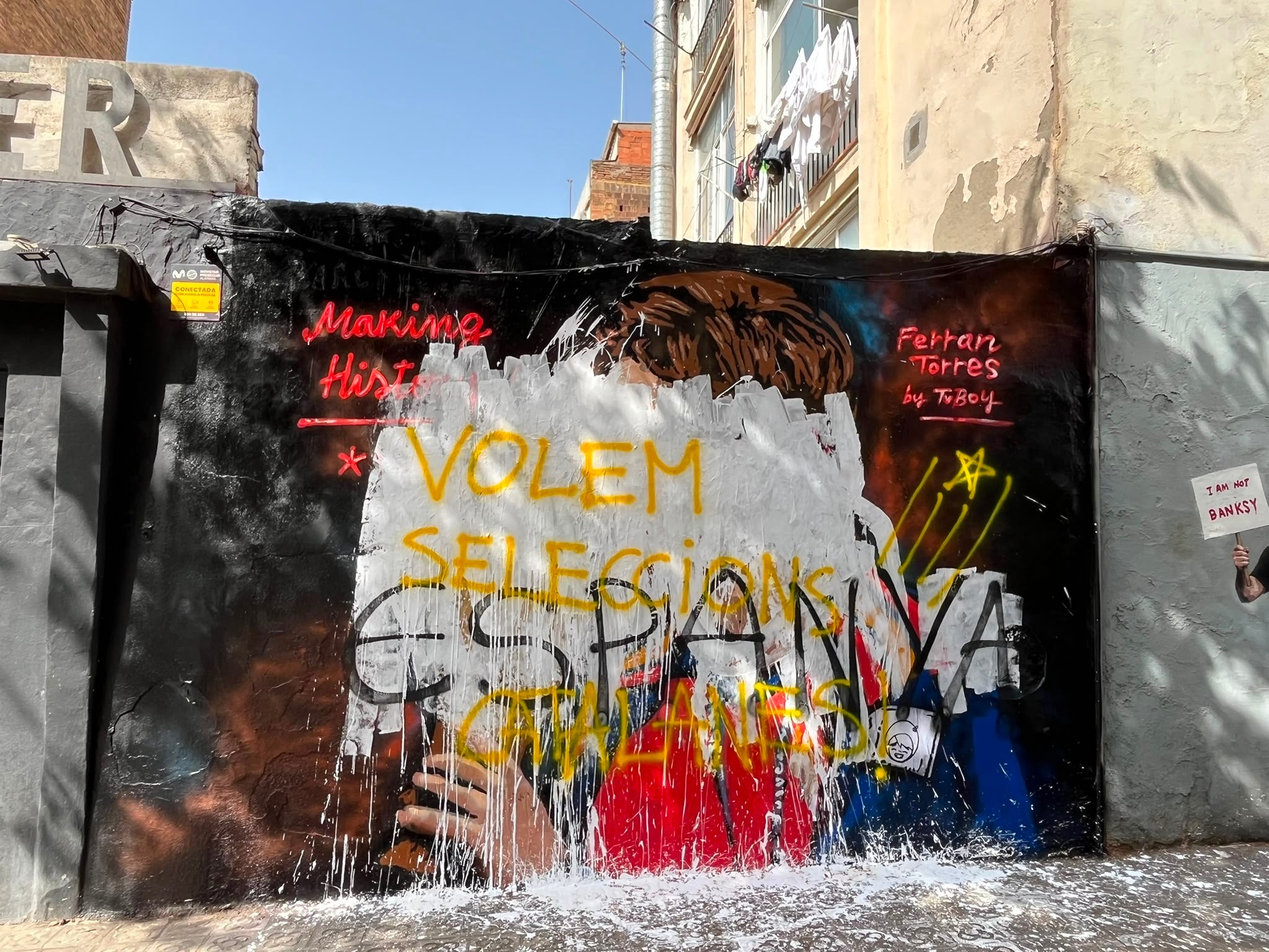 Estat actual del mural a la plaça de Joanic de la Vila de Gràcia | Sílvia Barroso