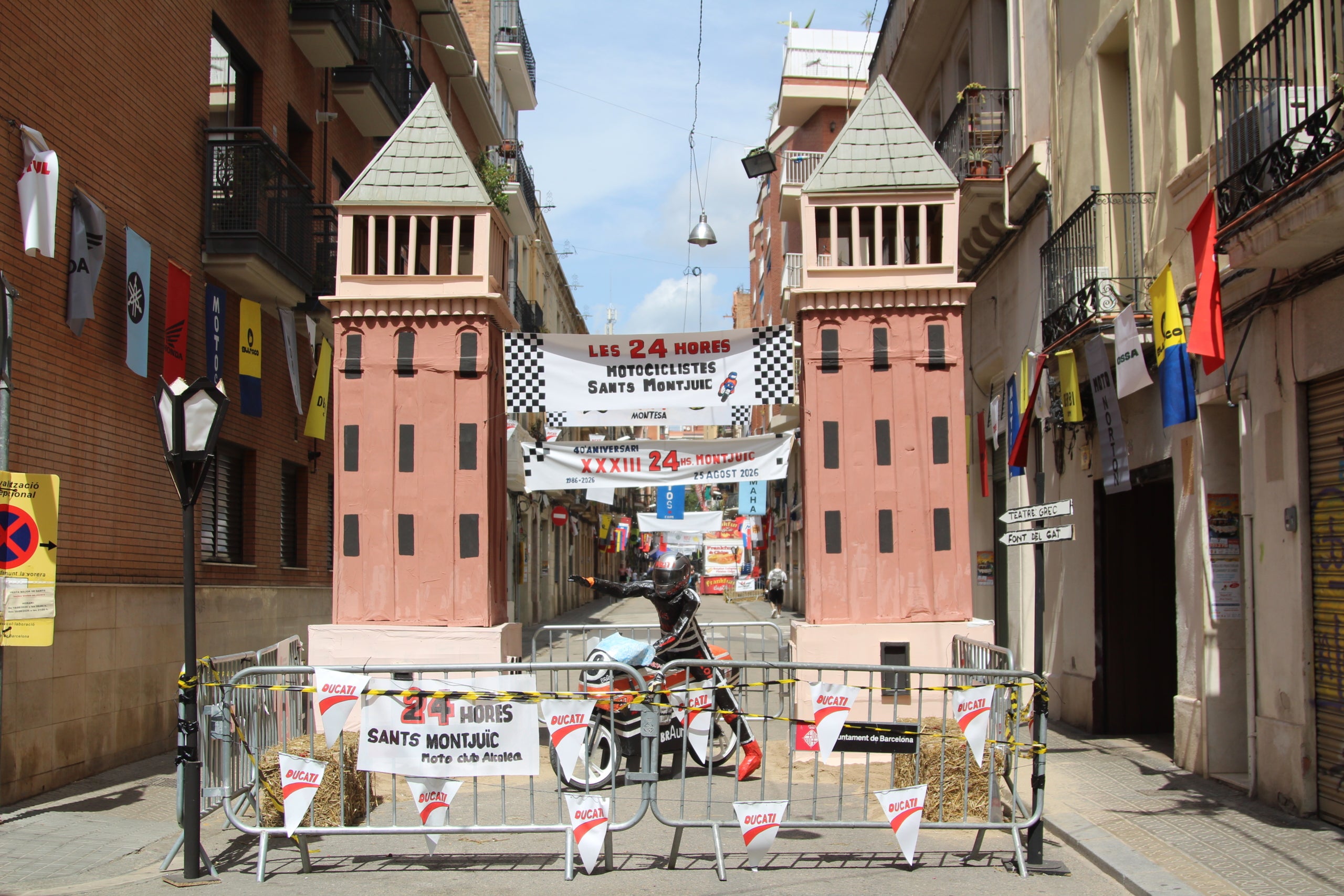 Guarnit del carrer d'Alcolea de Dalt per a les festes de Sants d'aquest 2026 / A.R.