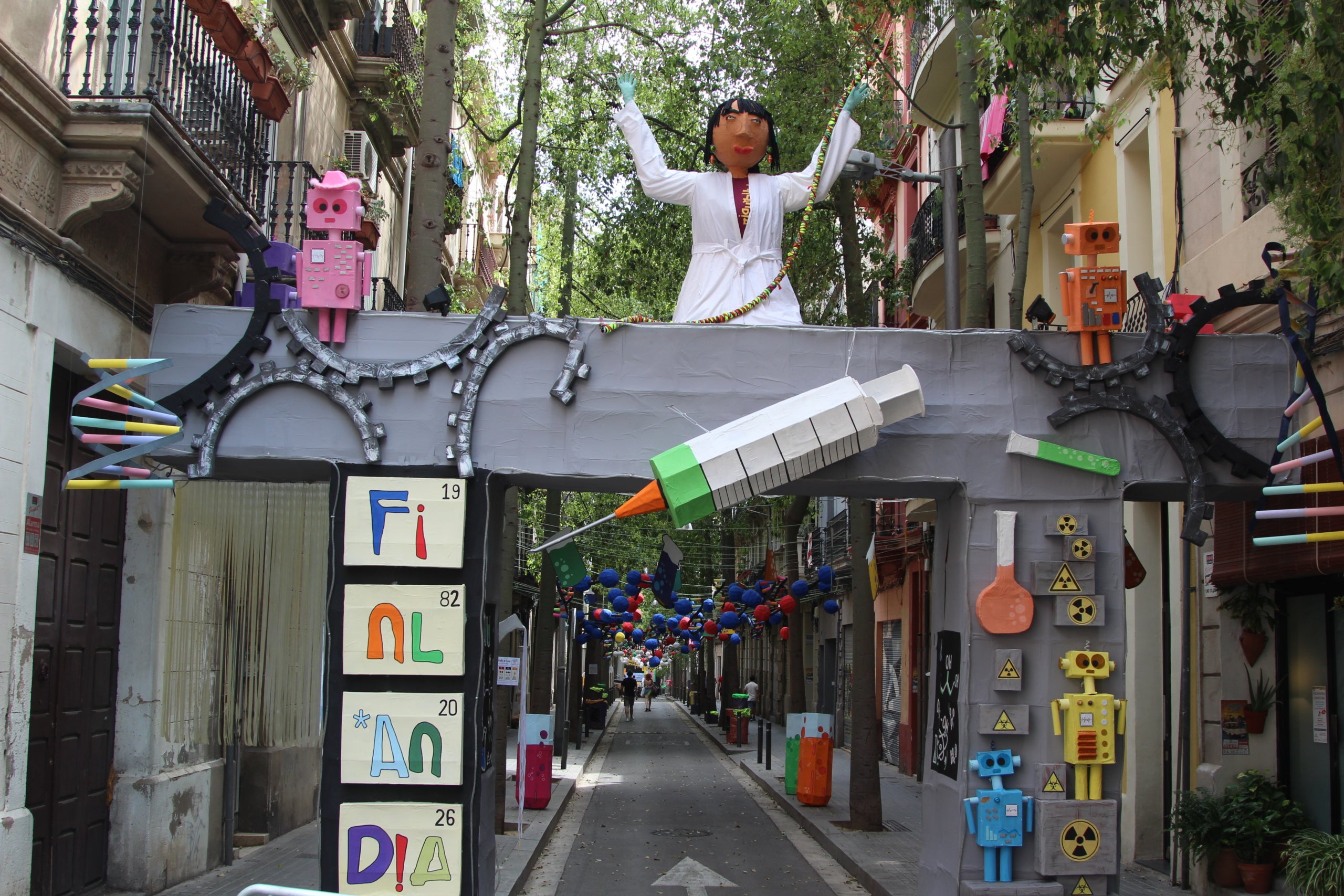 Guarnit del carrer de Finlàndia per a les festes de Sants d'aquest 2026 / A.R.