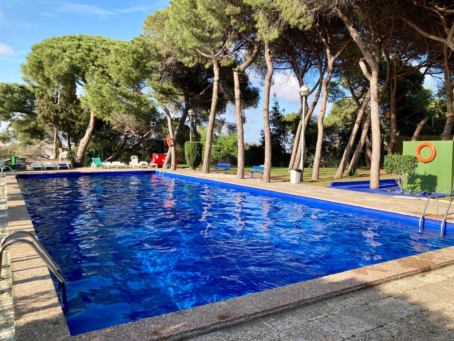 La piscina del Centre Esportiu Municipal (CEM) Tennis Montjuïc / Tennis Pompeia