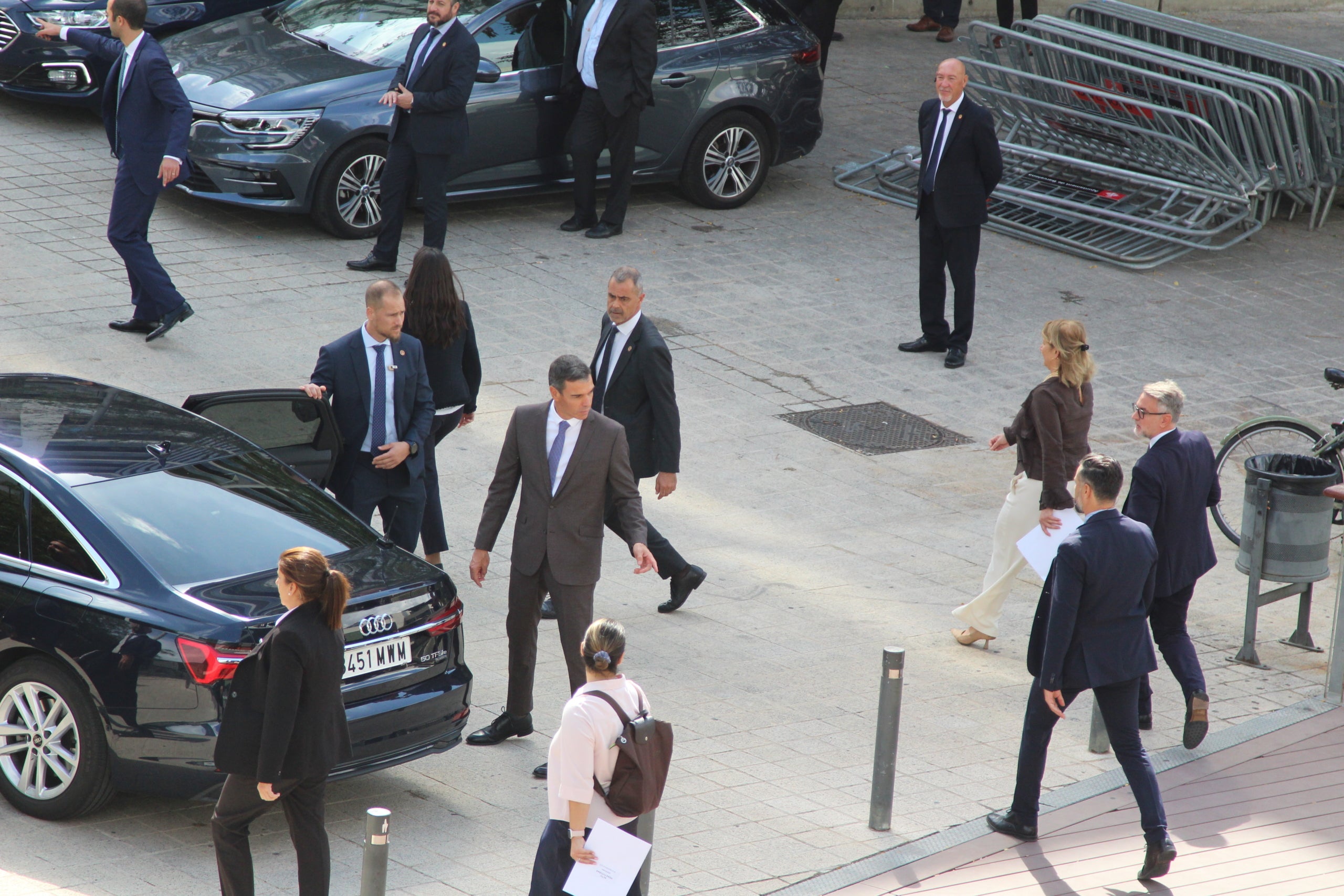 El president espanyol, Pedro Sánchez, ha participat aquest migdia en la presentació d'un informe al Disseny Hub Barcelona sota un fort blindatge policial / A.R.