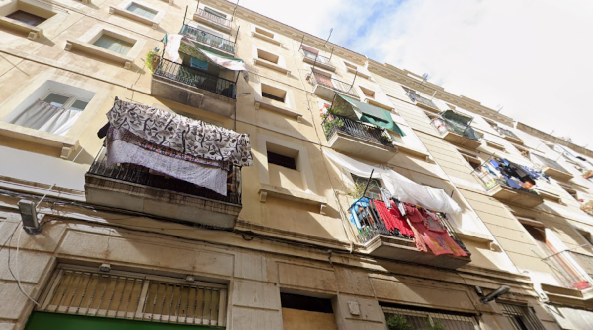 La finca del carrer d'Espalter, al Raval, que ha comprat l'Ajuntament / Ajuntament de Barcelona