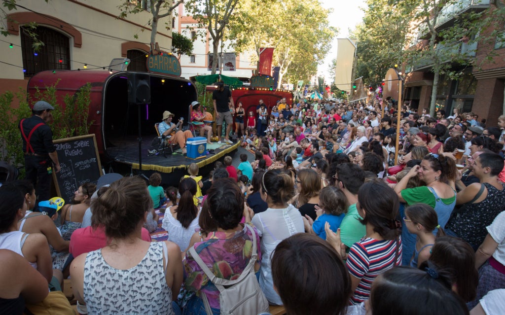 Arts de carrer a l'Antiga Fàbrica Damm durant les festes de la Mercè del 2018/ Damm