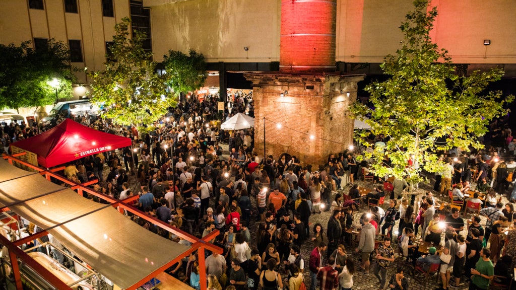 Ambient a l'Antiga Fàbrica Damm durant les festes de la Mercè del 2019 / Damm