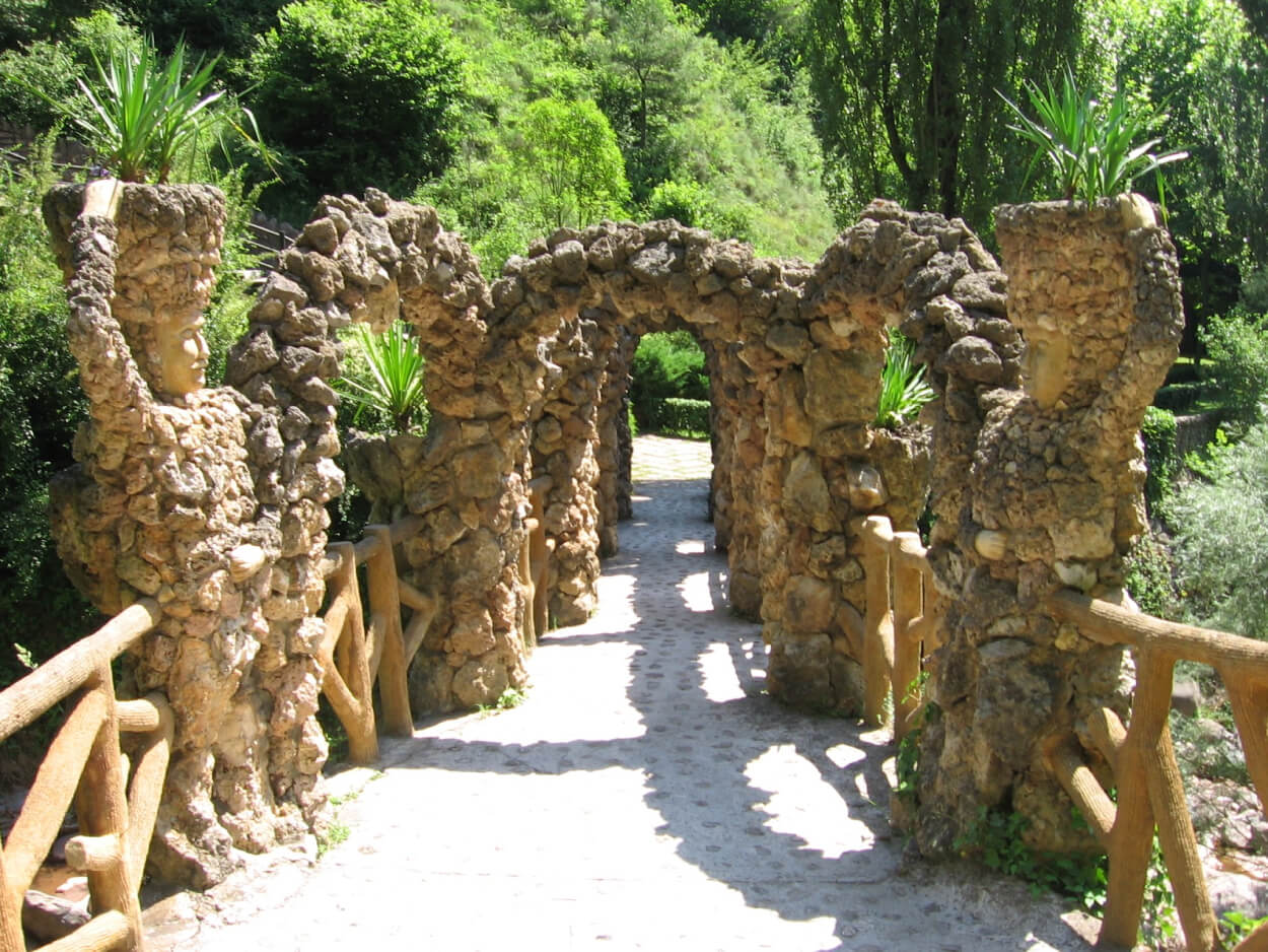 jardins gaudi la pobla de lillet